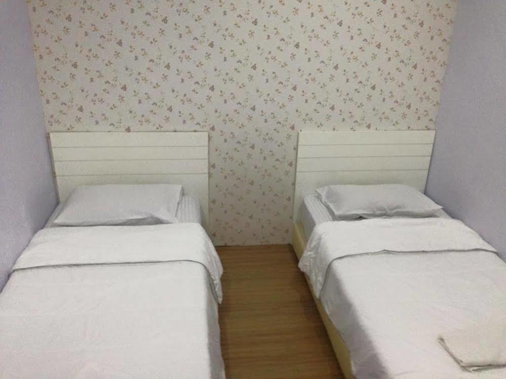 โวยาจคอทเทจลอดจ์ Hotel Malacca ภายนอก รูปภาพ