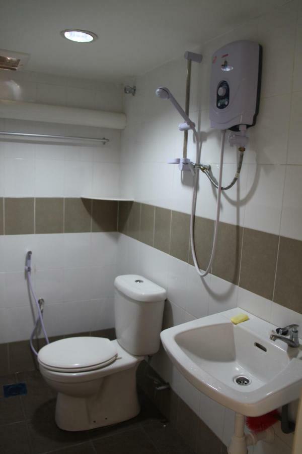 โวยาจคอทเทจลอดจ์ Hotel Malacca ภายนอก รูปภาพ
