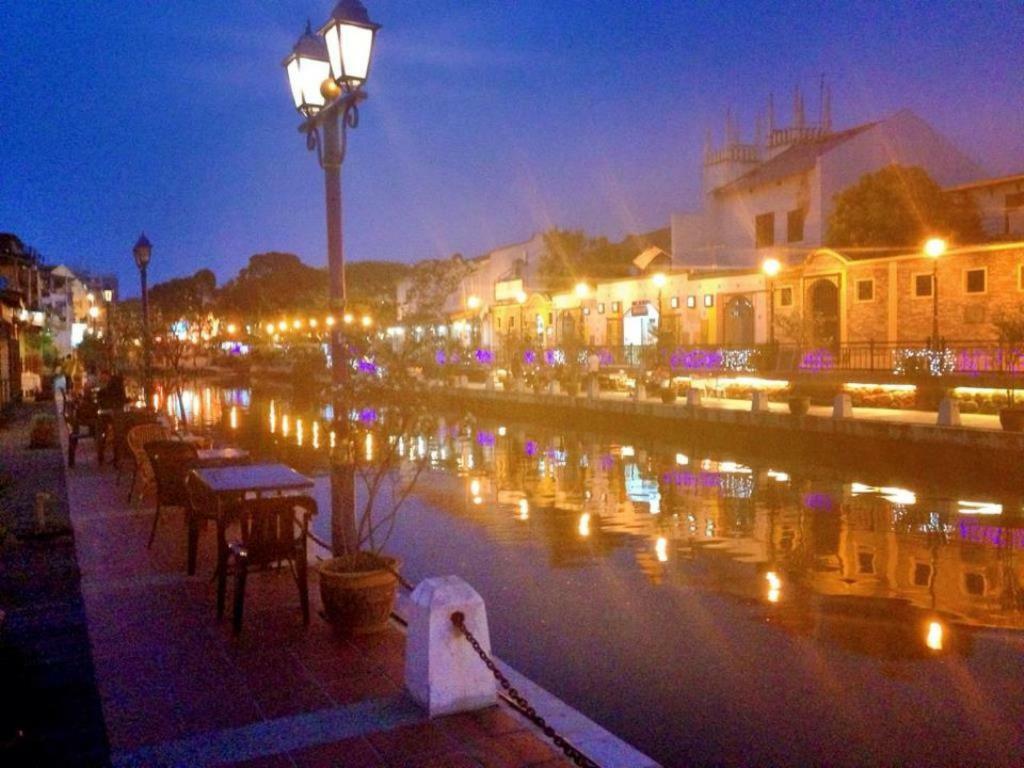 โวยาจคอทเทจลอดจ์ Hotel Malacca ภายนอก รูปภาพ